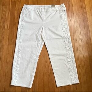 NWT Chico’s  Size 4 US 20 Perfect Stretch Girlfriend Straight Leg Ankle Pants